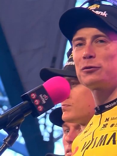 Jonas Vingegaard y Visma en la presentación del Giro d'Italia 2026
