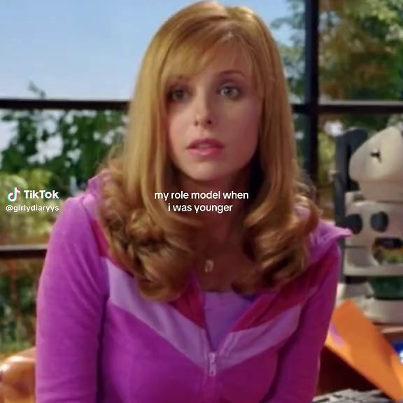 icon is all i can say! #daphne #daphneblake #00s #purple #ginger #2000s #scoobydoo #sarahmichellegellar #foruyou #foru #100kviews #100k #icon #