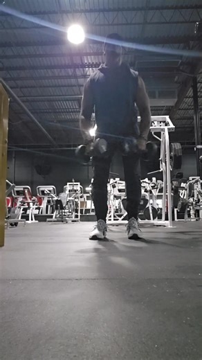 It should be leg but pushing it back with race day in the am. Light back and shoulders session. Hyped about my first 5k race. Taking all the wins 🏆 #trainhard #lifestyle #training #bodybuilding #bodybuilder #bodygoals #weights #growth #gains #fitness #gymrat #exercise #motivation #fitfam #fitnessmotivation #fit #fitfam #october #75hard #workout | Steven Twitty