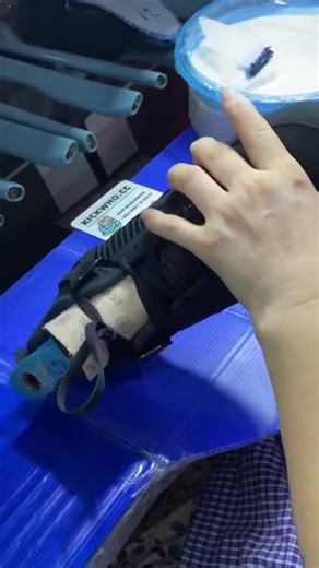 I work in a sneaker factory, Can I be your supplier🔥🔥🔥Air Jordan & Kobe & Dunk & Yeezy & Adidas Factory. U.S To U.S Local Shipping 📦 🥱 Air Jordan 4 Retro Black Cat 2025,,DM for more info. . . . #airjordan4 #aj4 #blackcat4s #jordan4blackcat #streetphotography #sneakercommunity #sneakerhead #nike #sneakerpics #sneakergallery #houseofheat #sneakerporn #complexsneakers #dailysole #sneakershouts #jordanhead #pickups #highsnobiety #jordanfanatic #jordanfeatures #igsneakercommunity #reelsinstagram