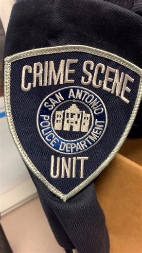 San Antonio Police Department on Instagram: "Looking for clues at a crime scene?👀🕵️‍♀️ Our Crime Scene Unit investigators show us the tools they use to uncover evidence at a crime scene.🕵️‍♂️"