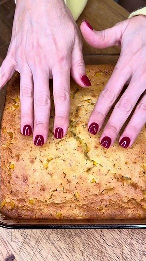 BEST easy corn pudding 🌽 #thanksgivingrecipes #cornpudding