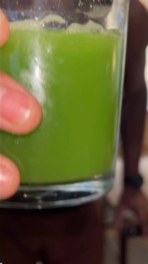 Homemade Green Cleanse 🍏 🥦. Easy to make. Easy to drink