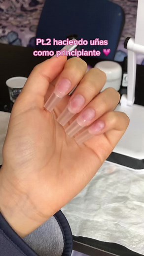 Aplicación de Uñas Acrílicas para Principiantes