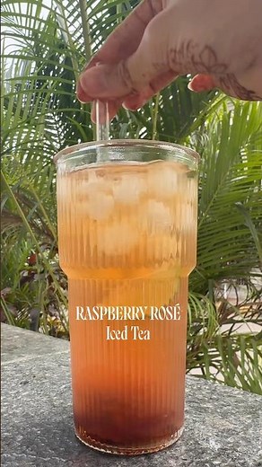 raspberry rosé iced tea 🌸 #icedtea #recipes #summerdrinks #youtubeshorts #easyrecipe #hydration