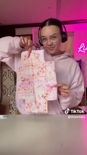 Sewing Makeup Bags Together! DIY Tutorial and Storytime