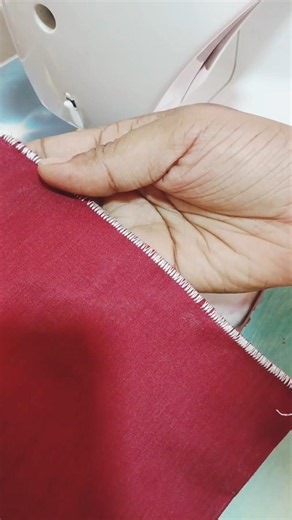 Overlock stitch using overlock foot