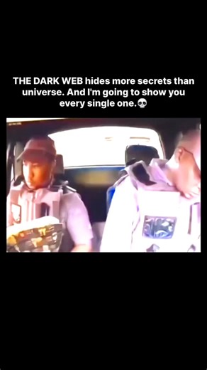 @darkweb.tapes_ on Instagram: "Just @darkweb.tapes_ 日本利用压电瓷砖将脚步转化为电能。这些瓷砖捕捉来自你脚步的动能。当你行走时，你的重量和动作会对瓷砖产生压力。瓷砖会轻微弯曲，从而产生机械应力。瓷砖内部的压电材料将这种应力转化为电能。每一步都会产生少量电荷，而数百万步结合在一起就能产生足够的电力来驱动LED 灯、数字显示屏和传感器。在像涩谷车站这样繁忙的地方，每天大约有240万个脚步为这一系统作出贡献。这些电能可以被储存或立即使用，从而减少对传统电力来源的依赖，并支持可持续的城市基础设施。这种方法将日常运动转化为实用的可再生能源 ＃日本 #知识#事实 #你知道吗＃推荐 #科技 #创新 历史 技术 实验 热门"