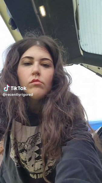 I pulled up to @bonnaroo so hyped, even my cheeks clapped💨🕺🎉 #radiatepositivity #festivalseason #fartsarefunny