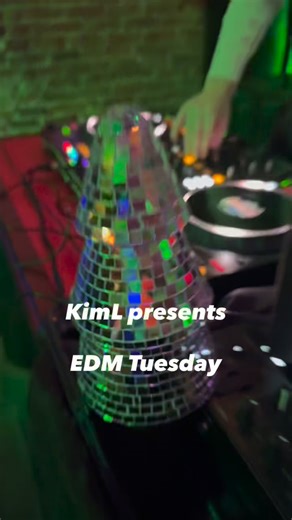 ✨Community | High Vibes | Dope-Ass Tunes✨ on Instagram: "MERRY CRISIS TO ALL🎅🏼🔥 WEEK 11 WAS A WHOLE ASS VIIIBE 😤💪🏼 Biggest night yet, fam!! 💃🏻 DJ SHOUTOUTS: @dj_chadbaird_ @djronperry @novembrmusic @nextdoordayton | @iamkiml | @edmtuesday.dyt"