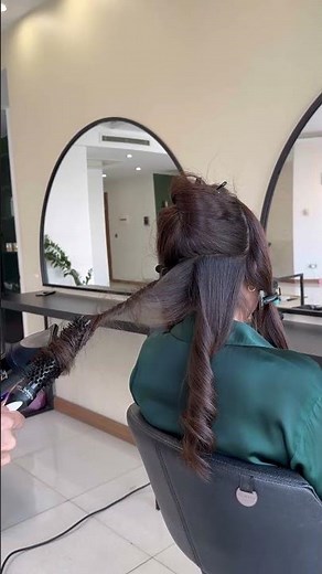 Professional Blowout Tutorial with 32Round Brush | Salon-Quality Hair at Home