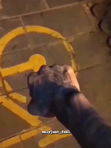 Wolverine Hand Challenge with @MarvsArqui