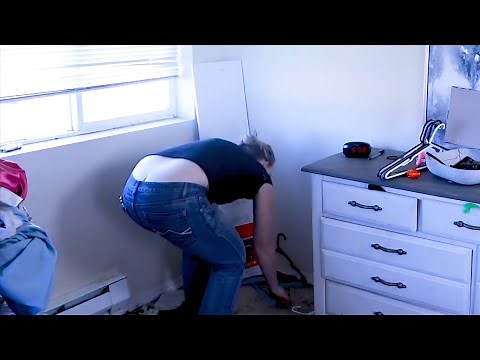 Cleaning my bedroom with sorry about the buttcrack