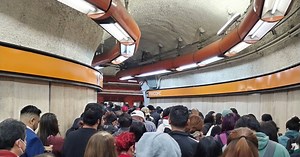 Línea 7 del Metro vive caos este lunes con retrasos de hasta 30 minutos