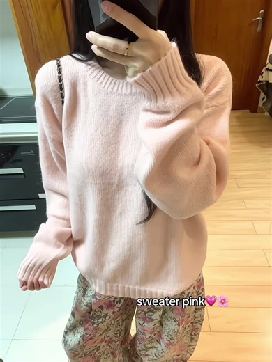 Trendy Pink Sweater Styles for Women