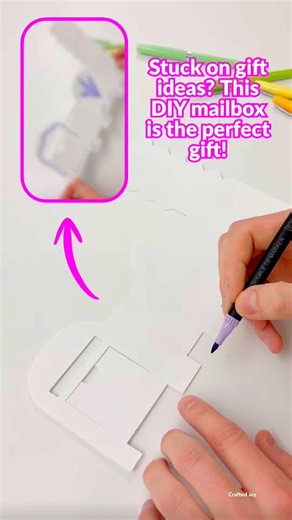 Stuck on gift ideas? This DIY Mailbox is the perfect gift! 💜