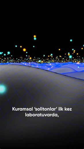 2N on Instagram: "Dağılmayan dalga formu ilk kez üç boyutta gözlemlendi 🌊 ▪️ İtalya’daki Sapienza Üniversitesinden fizikçiler, bugüne kadar sadece teoride var olan “lump soliton” adlı özel bir ışık dalgasını ilk kez laboratuvarda üretmeyi başardı. Üç boyutlu uzayda ilerlerken şeklini bozmayan ve başka solitonlarla çarpışsa bile dağılmayan bu yapı, doğrusal olmayan fiziğin en önemli öngörülerinden birini doğruluyor. ▪️ Araştırmacılar, fotorefraktif bir kristal ve dış elektrik alanı kullanarak ış
