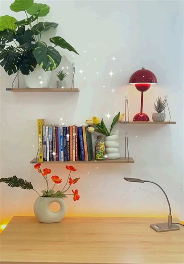 Kệ sách treo tường không cần khoan tiện lợi