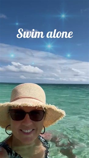 Travel Alone. Walk Alone. Never Alone. Solo traveller in FIJI: #dravuniisland #fijitravel #island