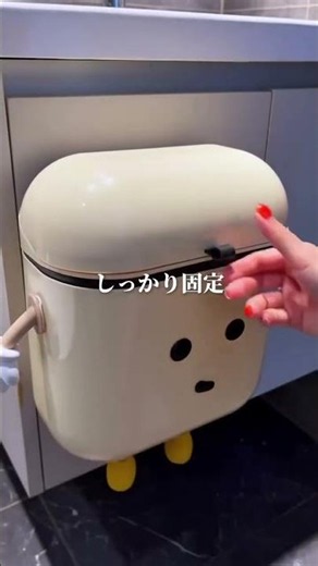 れ、本当にもっと早く知りたかった。 普通の両面テープとは別物。 メッシュ構造で驚くほどしっかり貼れて、 ネジも穴あけも不要。 一度貼ればズレにくく、 はがしても跡が残りにくい。 家中いろんな場所で使え