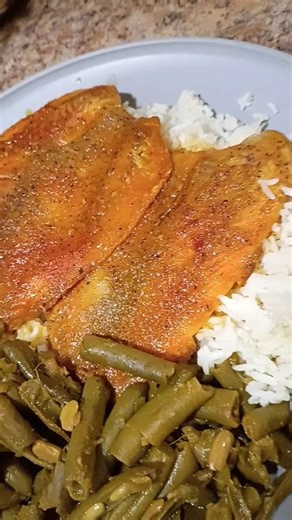 Baked Tilapia with rice and green beans for the win!