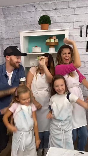 getting wild on set with @christycarlsonromano #fyp #foryou