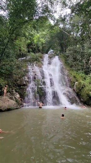 The #MarinkaFalls are about 10 minutes outside #Minca, #Colombia via a short #hike from town. The facilites were fantasti, offering a restaurant with an incredible view and several large hammocks for those Instagram pics! Read everything you need to know about visiting this excellent destinationin the coming weeks. Stay up to date with my newest article and complete visitor's guide to #Panama's off the beaten track mountain village of #Boquete: 💪 https://thisbackpackerslife.com/boquete-panama-c
