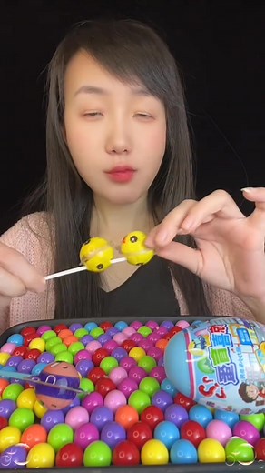 Strawberry-shaped gummies, rubber duck bursting gummies #TrendingCandy #SnackRecommendation #EverythingCanBeRecommended #IAmAFoodCreator | Foodify China
