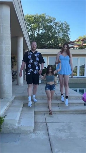 Just some tall friends with their short girl bestie 🥹 #tallgirl