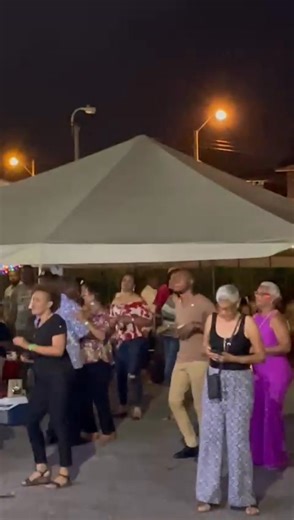 David K Welch caught dancing to Parang | David Welch