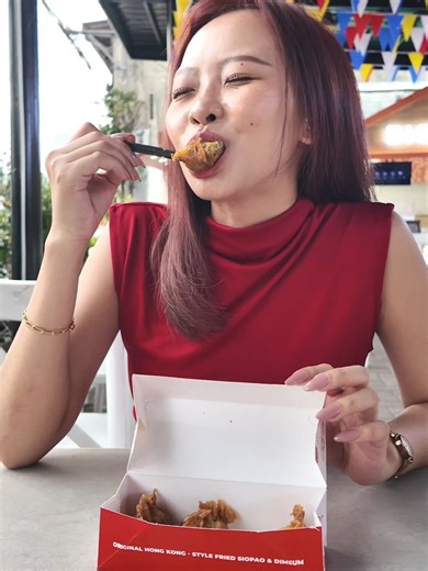 Swipe right, swipe right… why is everything so flavorful AND tempting? 🤤🥟 🛵 Add to cart NOW via GrabFood and FoodPanda: https://tinyurl.com/GrabLNFSiopao 🥡 Or drop by any of our branches today! https://bit.ly/LNFSListOfBranches #LingNamFriedSiopao #BudgetFriendlyMerienda #LingNamnamSaSarap #Dimsum #PinoyMerienda #HouseOfFruitas #FRUIT