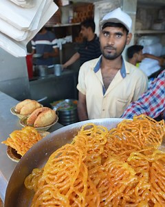 Agra ka Sabse Mashoor Nashta - Deviram Bedai Jalebi | Harry Uppal