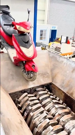 Scooter vs Industrial Shredder – Crazy Crushing Power! 🔥⚙️
