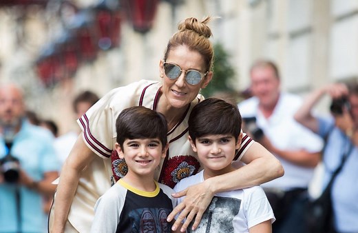 Eddy et Nelson Angélil : l’évolution en images des jumeaux de Céline Dion - Elle