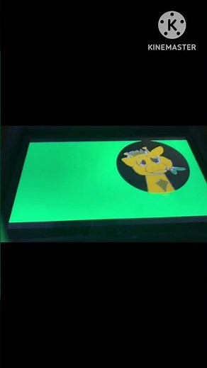 Giraffe cone puppet in diamond major