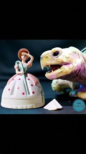 THIS COLORFUL TURTLE IS EATING A FAMOUS TOY STORY CHARACTER #ToyStory #ASMR