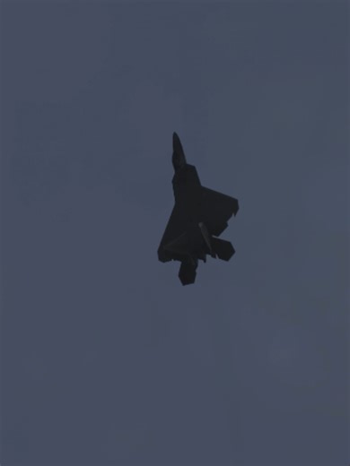F-22 Raptor Evasive Maneuvers Against C-RAM Fire