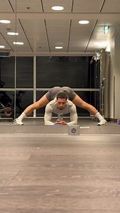 🦗 . . #stretching #dance #dancer #workout #gym #sydney #australia | Andrey Andreychuk