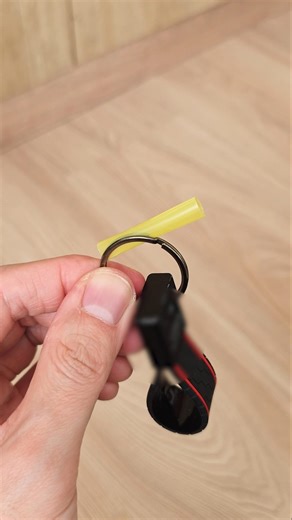 A locksmith’s trick to add keys without hurting your fingers