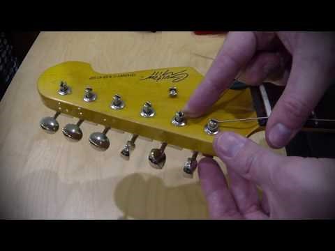 Restringing Fender Vintage Tuners - MMT08