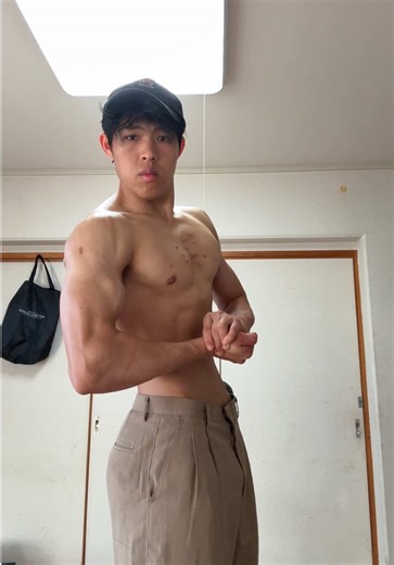 Chest and shoulders pump #fyp #homeworkout #fyppppppppppppppppppppppp #chestday