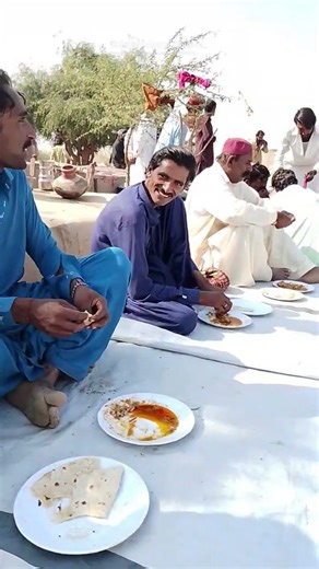 Shocking Hindu Wedding in Pakistan 😲 | Only Roti & Tomato Served | Janvi Sanatani
