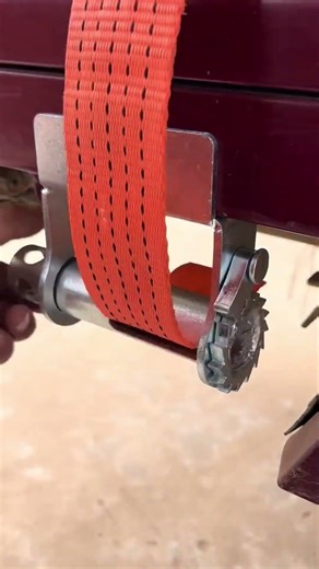 Metal tights for secure fastening and precision work