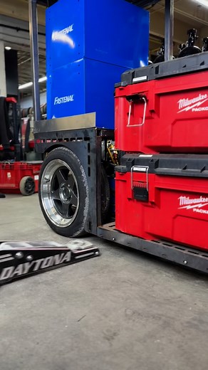 73K views · 15K reactions | Rotors and calipers are on the pit cart. Next week we will be running our brake lines to get this fully functioning落 #brakes #custom | Josiah Fallaise | Facebook