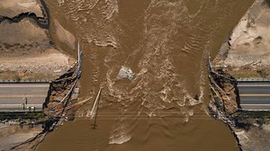 Check out these four safety tips you can use in the face of potential fall weather hazards! Small actions can have big impacts. https://www.noaa.gov/stories/4-safety-tips-for-fall-hazards-small-actions-can-have-big-impacts | U.S. National Weather Service (NWS)