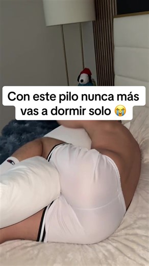 Si quieres un pilow para descansar con un rey ni reclamos mira esta tan genial 👍🏼 #mensfashion #pilow #almohada #homedecor #cama