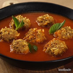 Albóndigas en Caldillo de Chipotle | Receta 👉 https://bit.ly/3E1fpbW INGREDIENTES: • suficiente de agua, caliente, para cocer los jitomates • 4 jitomates • 1/4 cebollas, para el caldillo • 1 diente de ajo, para el caldillo • 1/4 tazas de chile chipotle adobado, en lata, para el caldillo • 1 taza de puré de tomate, para el caldillo • 1 cucharada de aceite vegetal, para el caldillo • 2 tazas de caldo de pollo, para el caldillo • 1/4 cebollas, para la carne • 1 diente de ajo, para la carne • 1/4 m