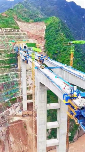 Closure of the Luoze River Extra large Bridge #highwaydevelopment #technology #mountains