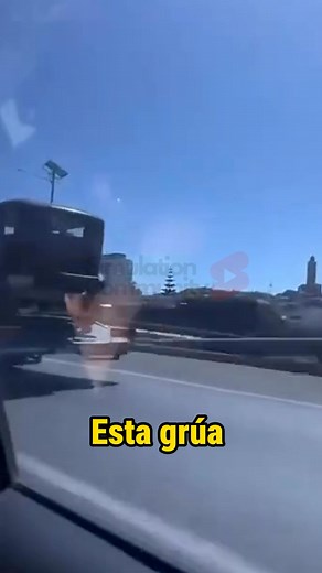 165K views · 1.4K reactions | A una grúa se le cayó un auto valioso auto de los 40 #trucks #trailers #camioneros #camiones #camion | Simulation Community 2.0 | Facebook