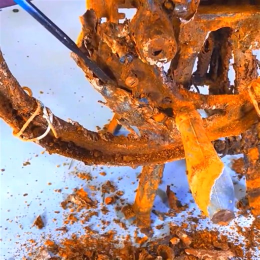 Extermely Rusty Antique Chaff Cutter Restoration | The Restore 0.1